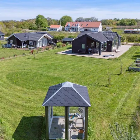 Gregor - 300m From The Sea By Interhome *